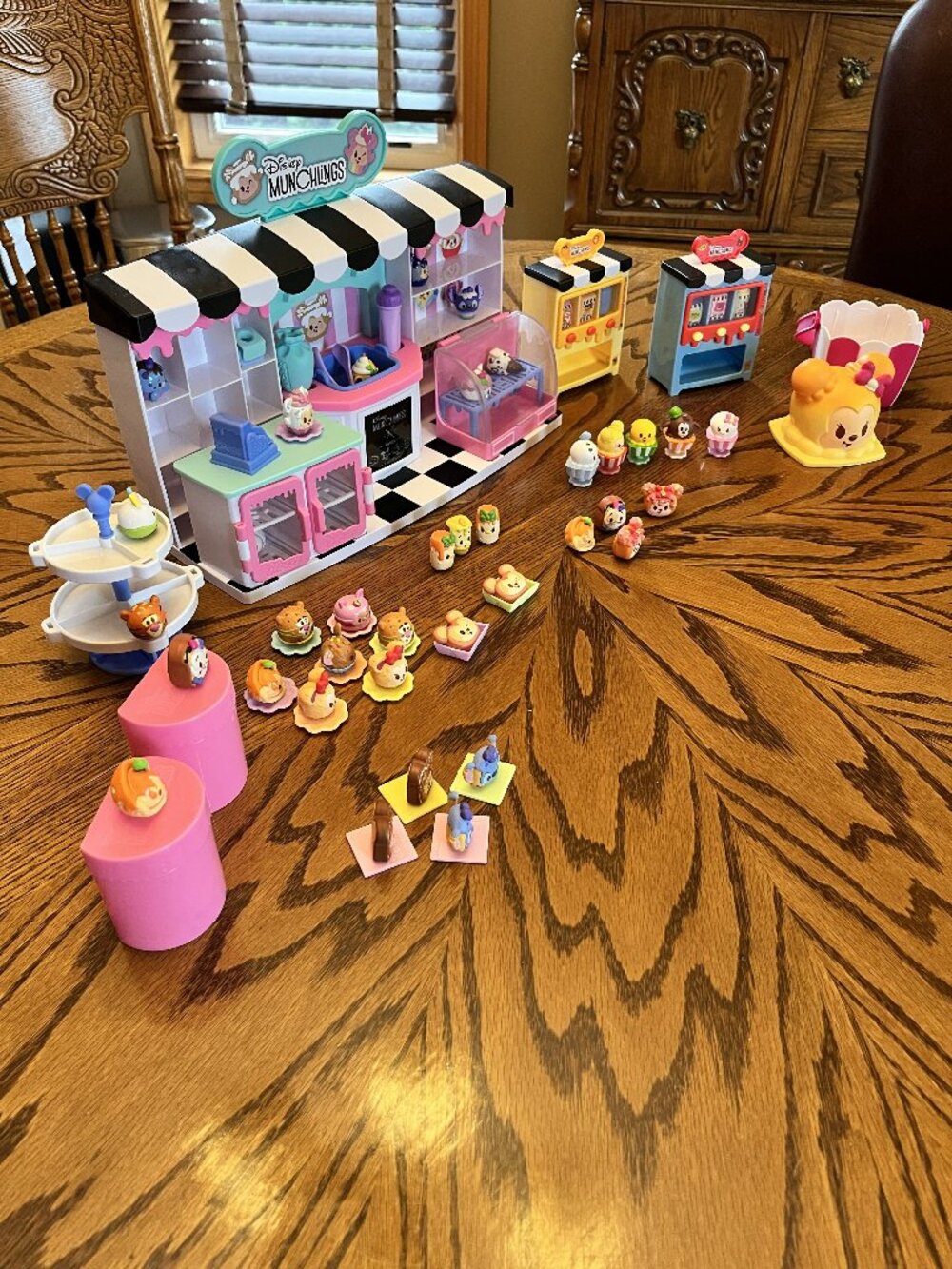 LARGE SET DISNEY MUNCHLINGS